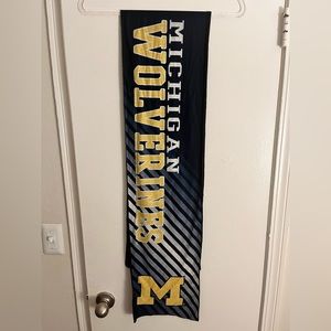 Women’s University of Michigan Scarf